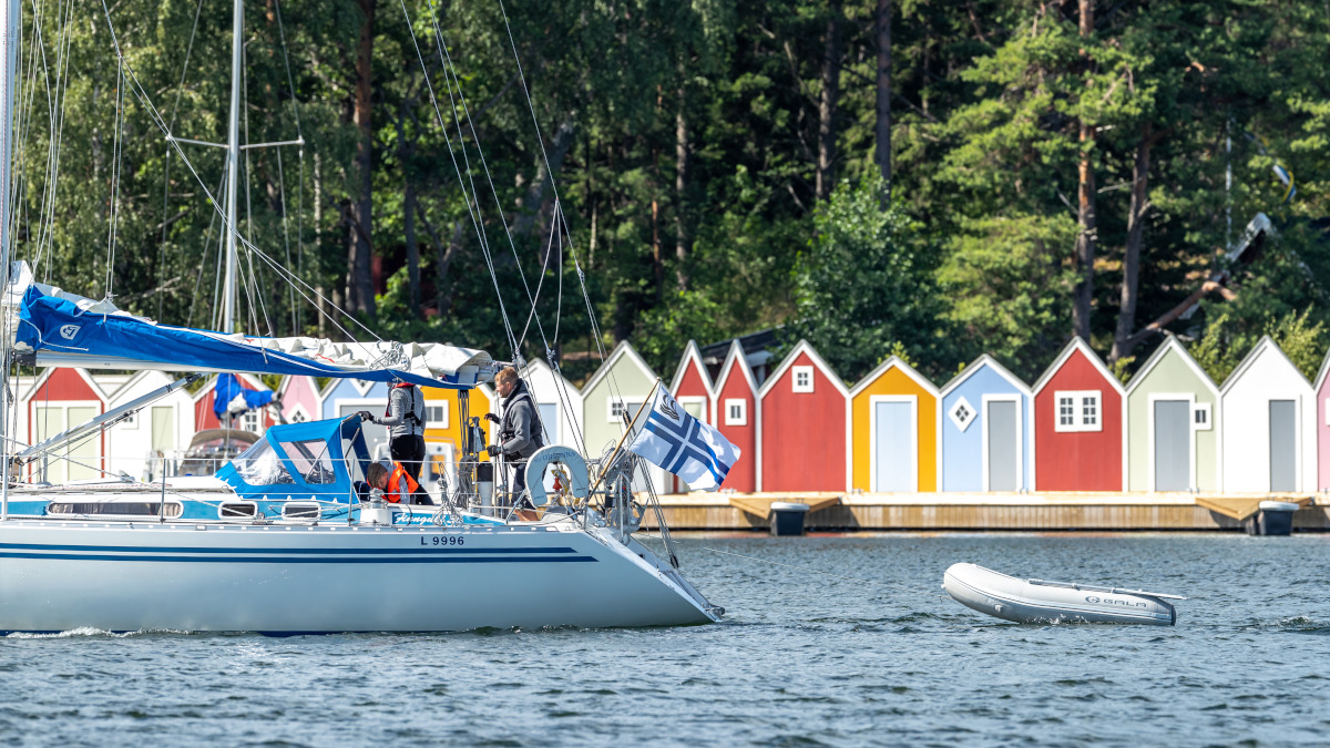 Båt i Högsåra hamn