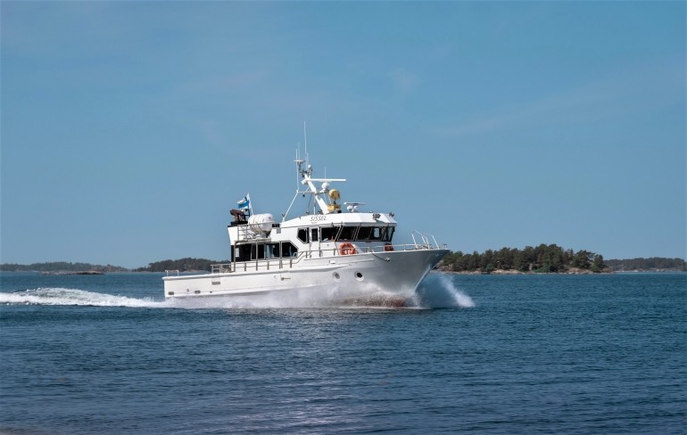 Kryssningar till &Ouml;r&ouml; kustfort - Wilson Charter