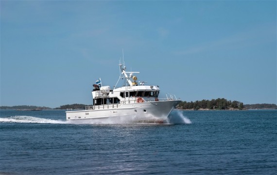 Kryssningar till &Ouml;r&ouml; kustfort - Wilson Charter