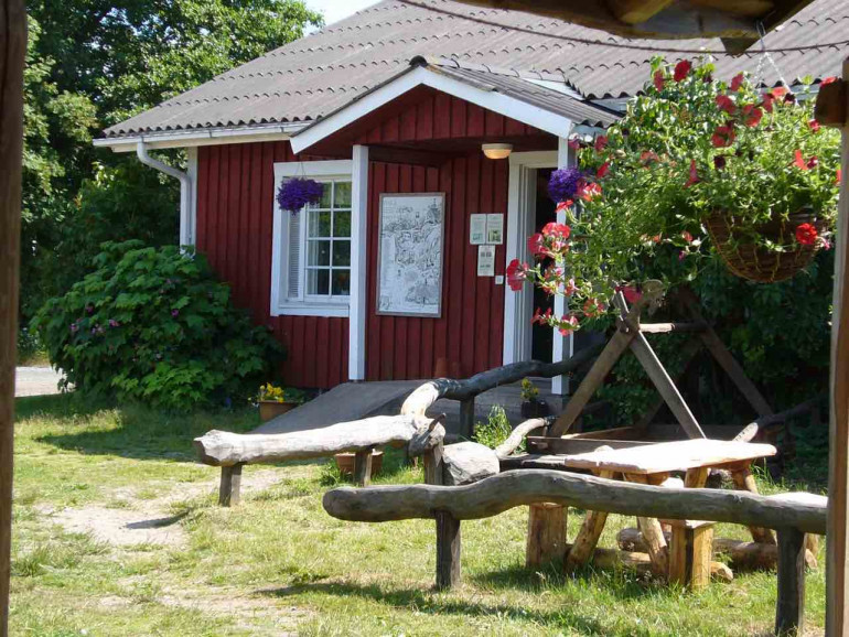 Caf&eacute; Vindrosen, Rosala Vikingacentrum