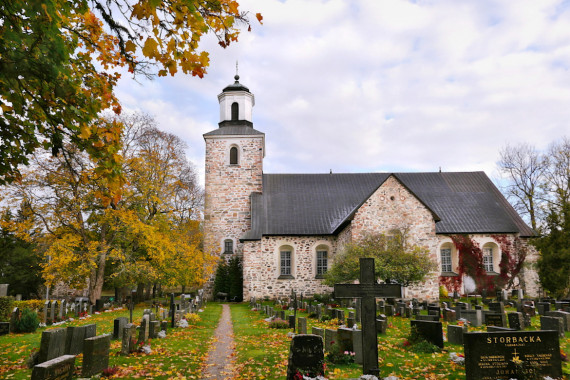 Kimito kyrka en av Finlands &auml;ldsta gr&aring;stenskyrkor ...